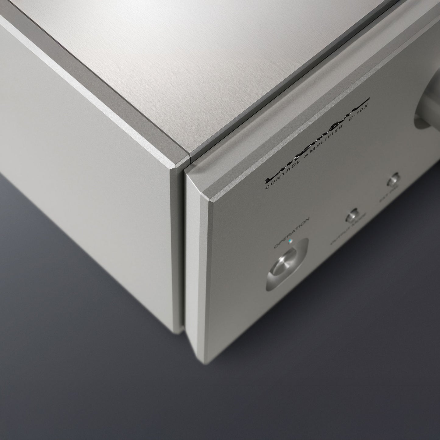 Luxman C-10x Preamplifier