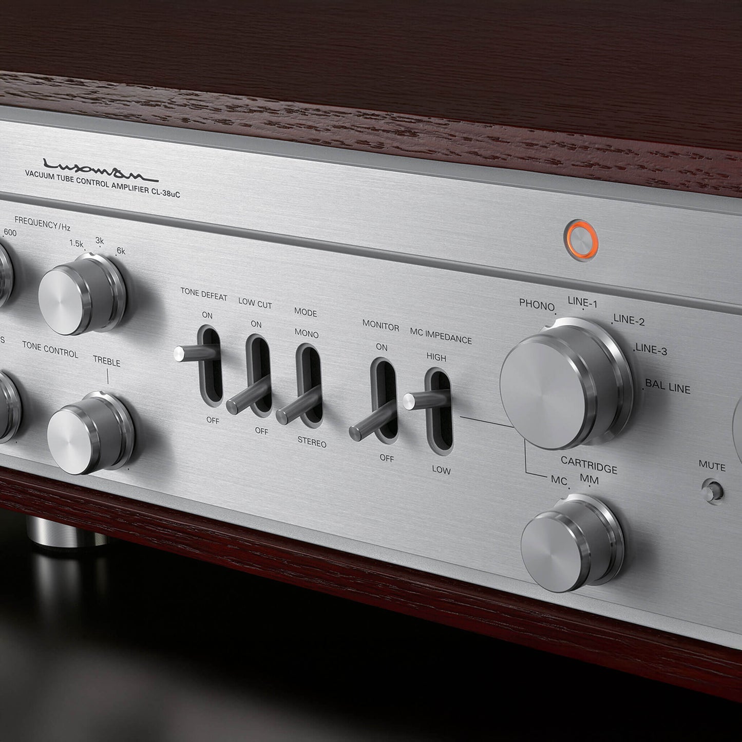 Luxman CL38uc Tube Preamplifier