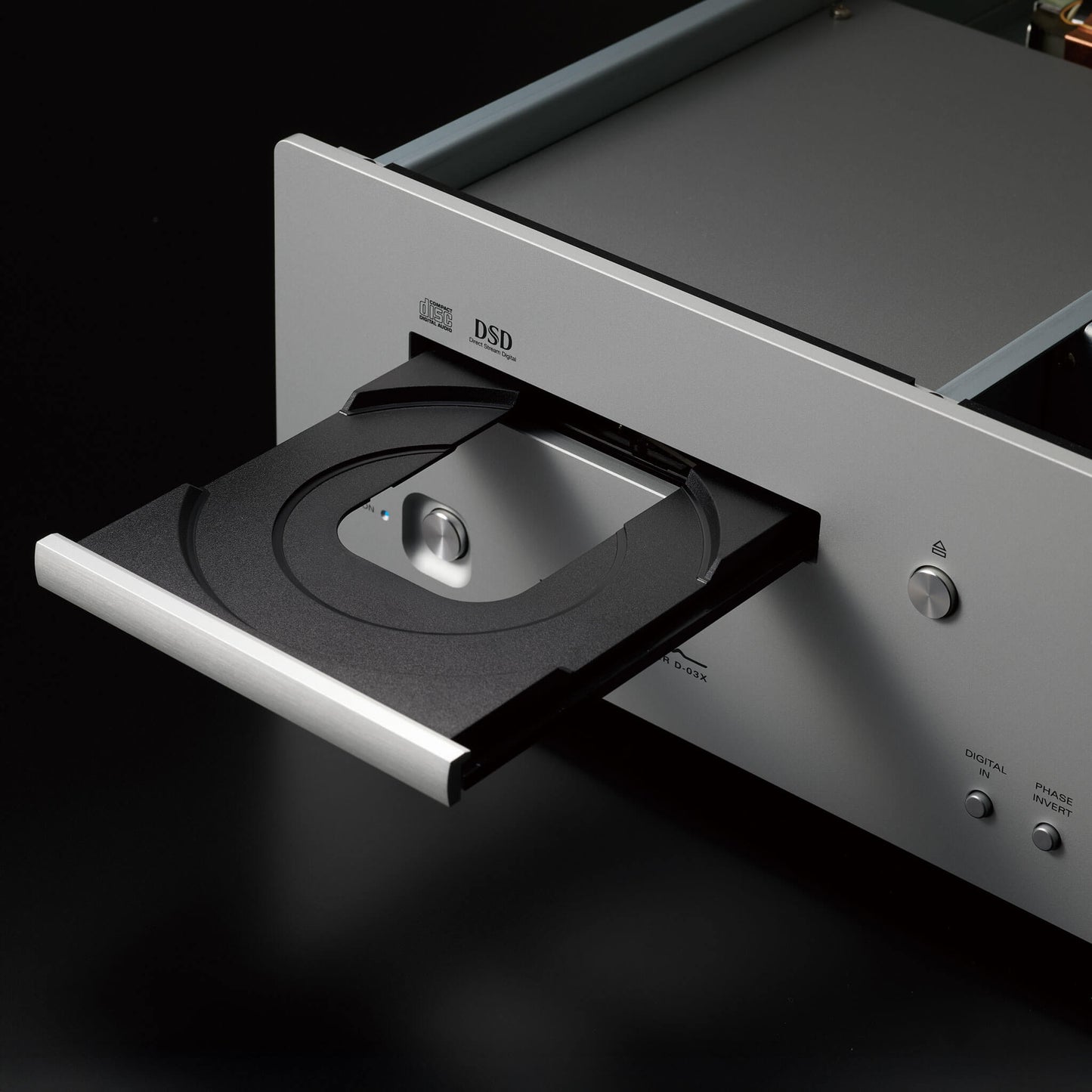 Luxman D-03X CD Player