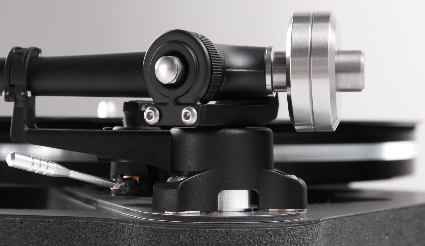 Rega Planar 8 Turntable