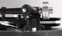 Rega Planar 8 Turntable